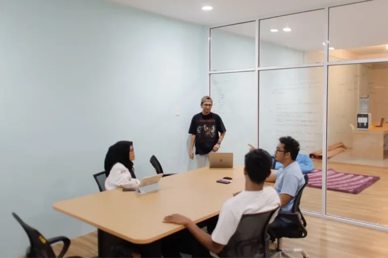 Ruang meeting di klinik SDS Medan