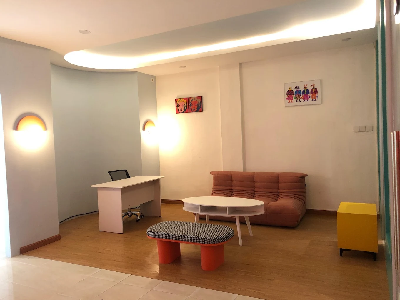 ruang resepsionis klinik gigi medan juanda